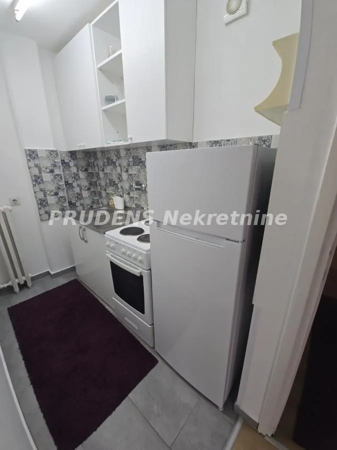 Izdavanje, jednosoban stan, 28m², Rakovica, Beograd