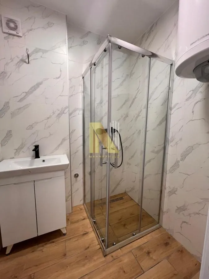 Prodaja, dvosoban stan, 73m², Centar, Novi Sad