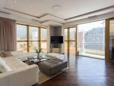 Sale, two bedroom apartment, 89m², Centar, Budva - image 2