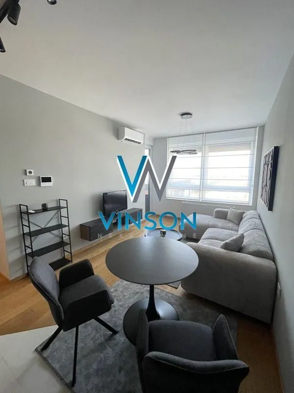 Izdavanje, jednosoban stan, 40m², Centar, Novi Sad