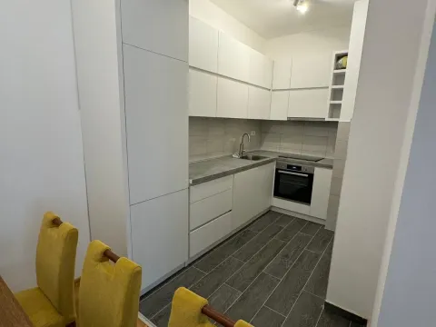 Izdavanje, trosoban stan, 75m², Ljubović, Podgorica - image 7