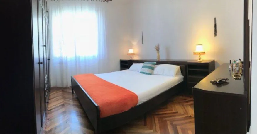 Prodaja, dvosoban stan, 110m², Dobrota, Kotor