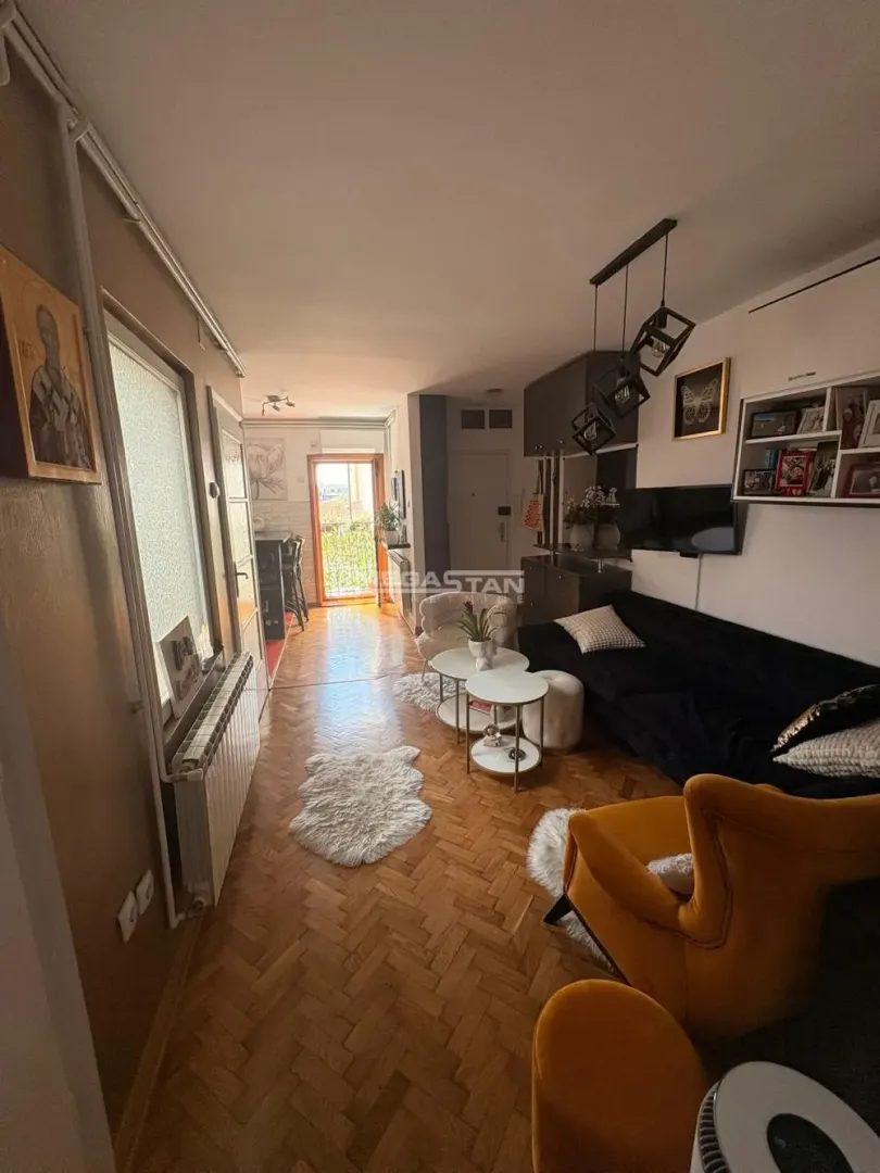 Rent, two bedroom apartment, 60m², Kalenić Pijaca, Vračar Sve Podlokacije