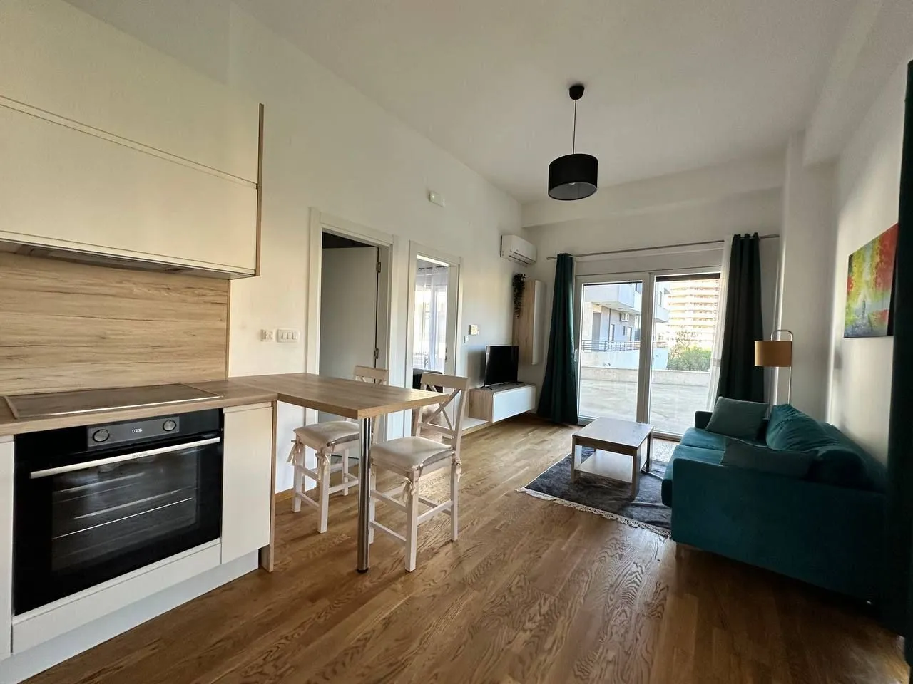 Prodaja, jednosoban stan, 86m², Centar, Bar