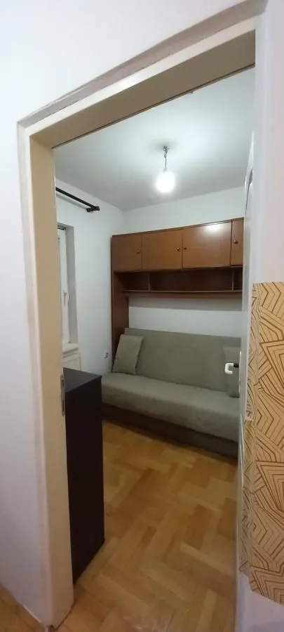 Izdavanje, jednosoban stan, 40m², Centar, Niš