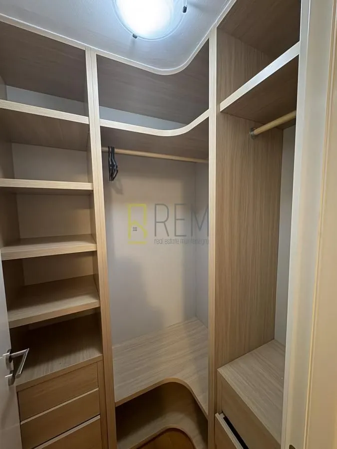 Rent, three bedroom apartment, 161m², Gorica C, Podgorica