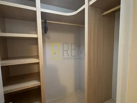 Izdavanje, trosoban stan, 161m², Gorica C, Podgorica - image 10