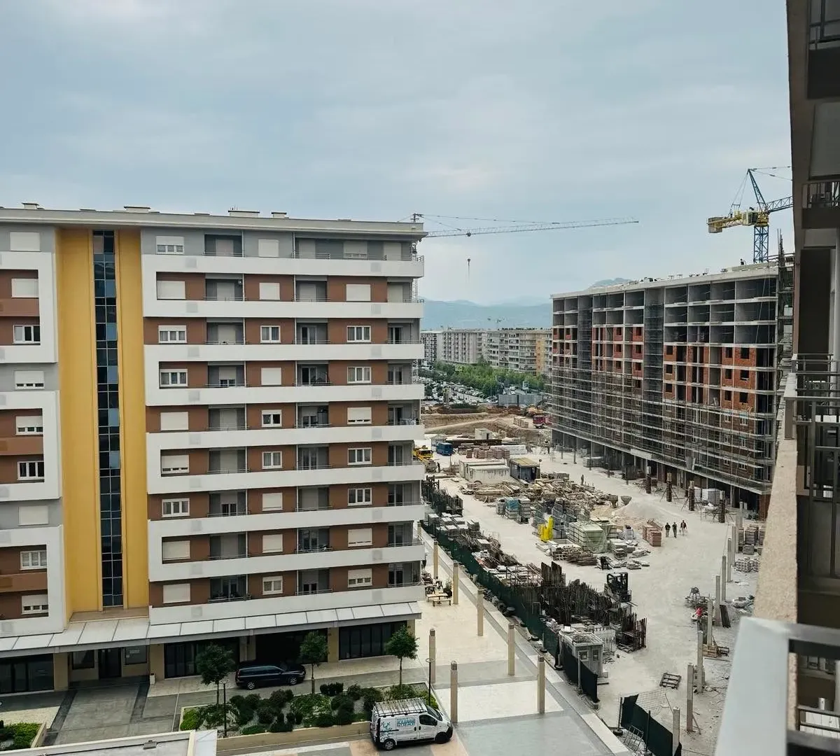 Izdavanje, jednosoban stan, 49m², Central Point, Podgorica