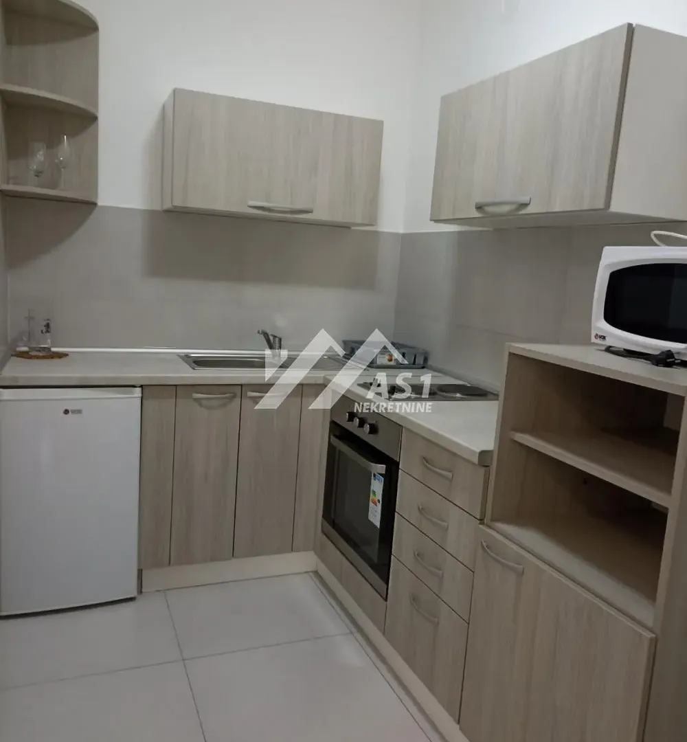 Izdavanje, jednosoban stan, 40m², Rotkvarija, Novi Sad Sve Podlokacije