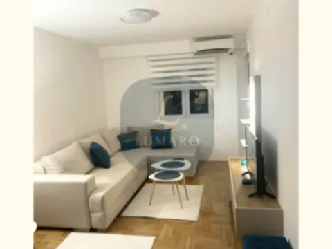 Izdavanje, jednosoban stan, 40m², City Kvart, Podgorica