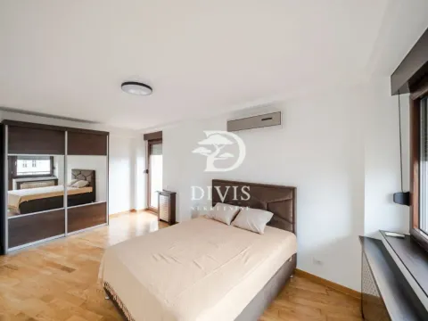 Izdavanje, trosoban stan, 111m², Vračar Hram, Vračar Sve Podlokacije - image 10