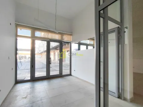 Rent, office space, 43m², Tološka šuma, Podgorica - image 1