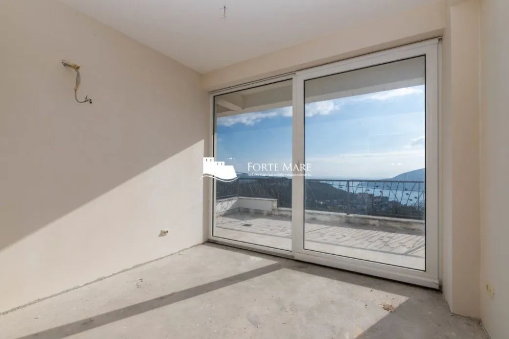 Prodaja, trosoban stan, 88m², Topla, Herceg Novi