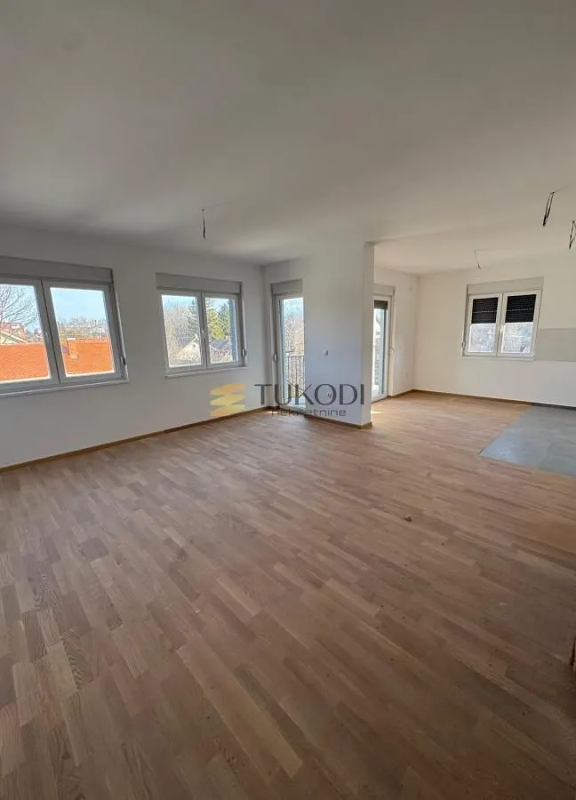 Prodaja, četvorosoban stan, 121m², Vrbas, Novi Sad
