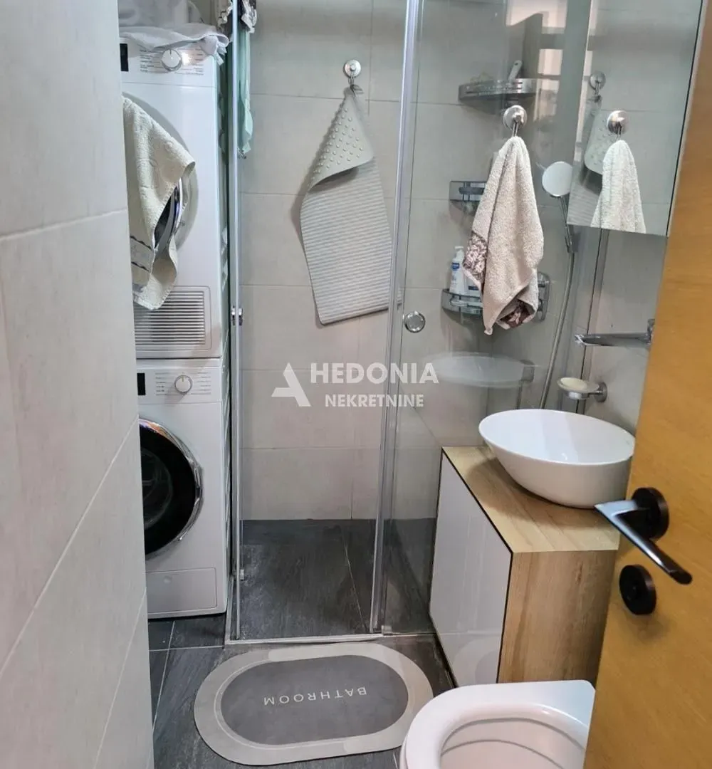 Sale, four bedroom apartment, 74m², Stari Grad, Beograd