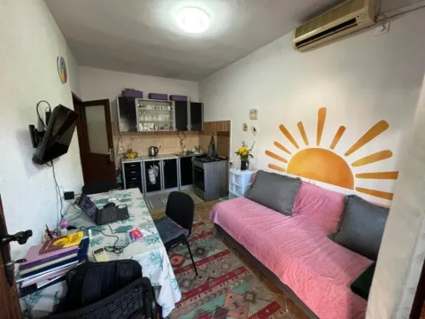 Izdavanje, jednosoban stan, 40m², Gorica C, Podgorica