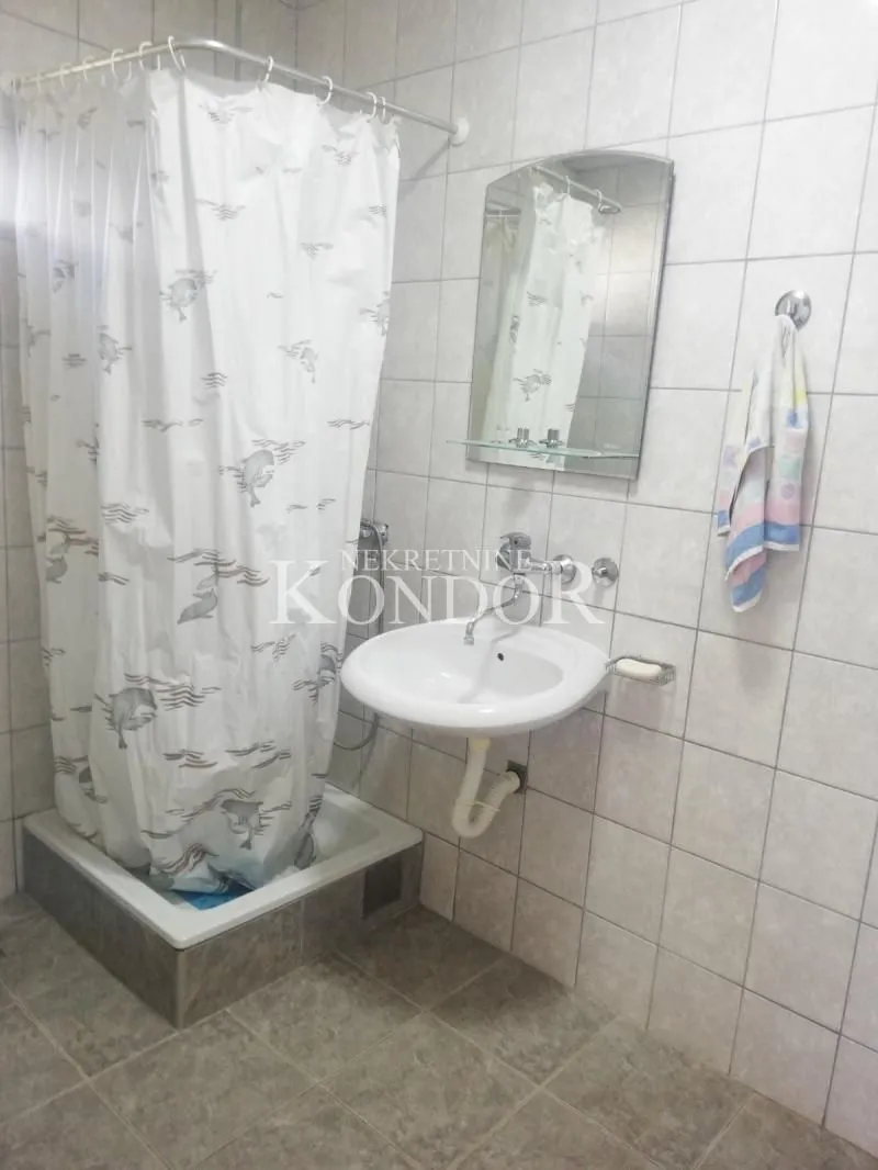 Rent, office space, 350m², Altina, Beograd