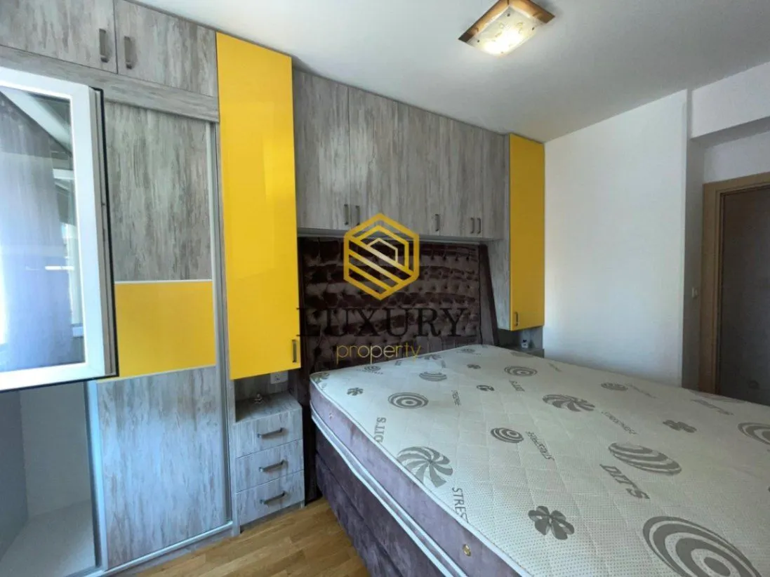 Izdavanje, dvosoban stan, 70m², Pobrežje, Podgorica