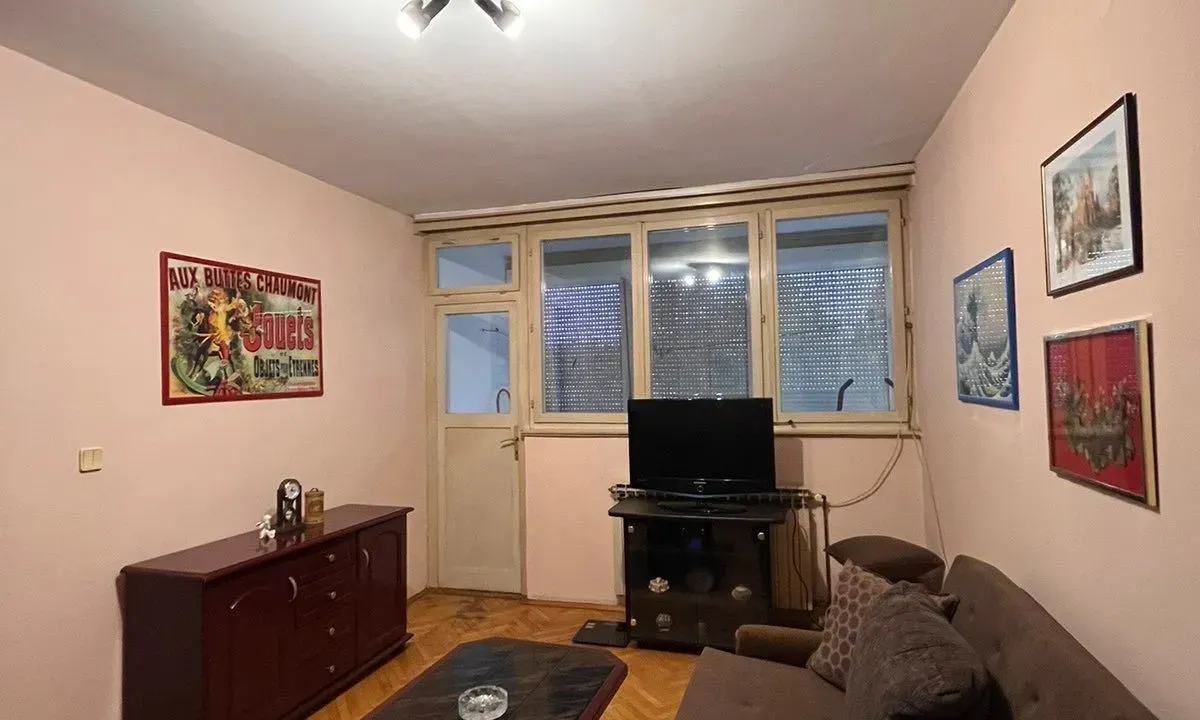 Izdavanje, dvosoban stan, 70m², Centar, Podgorica