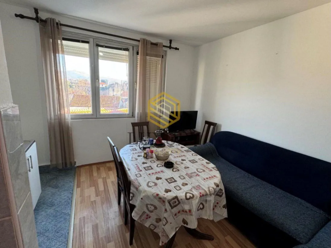 Izdavanje, jednosoban stan, 53m², Gintaš, Podgorica