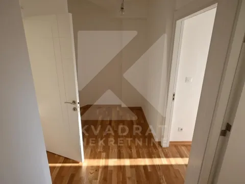 Izdavanje, trosoban stan, 117m², Zagorič, Podgorica - image 20