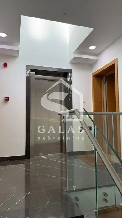 Sale, three bedroom apartment, 78m², Neimar, Vračar Sve Podlokacije