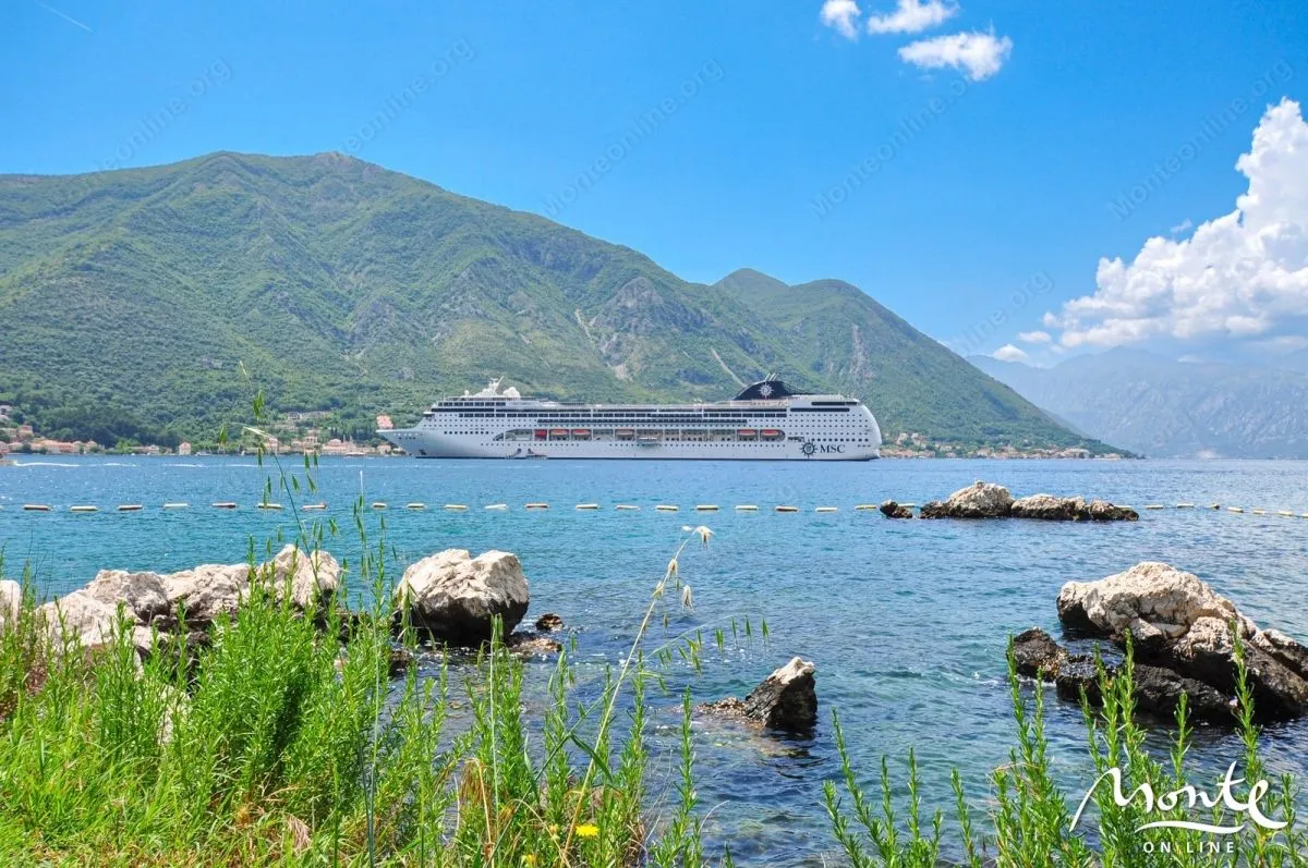 Sale, house, 1198m², Dobrota, Kotor