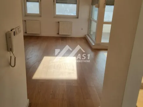 Prodaja, četvorosoban stan, 83m², Adamovićevo Naselje, Novi Sad Sve Podlokacije - image 9