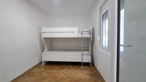 Prodaja, dvosoban stan, 60m², Centar, Bar - image 11