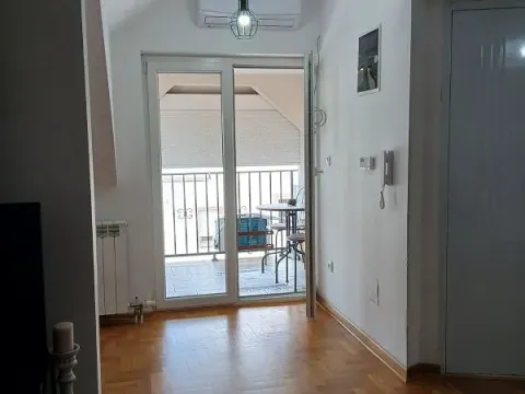 Izdavanje, dvosoban stan, 42m², Jajinci, Voždovac Sve Podlokacije - image 9