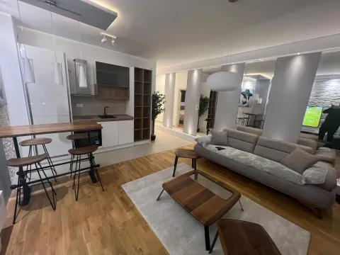 Rent, one bedroom apartment, 54m², Dobrota, Kotor - image 10