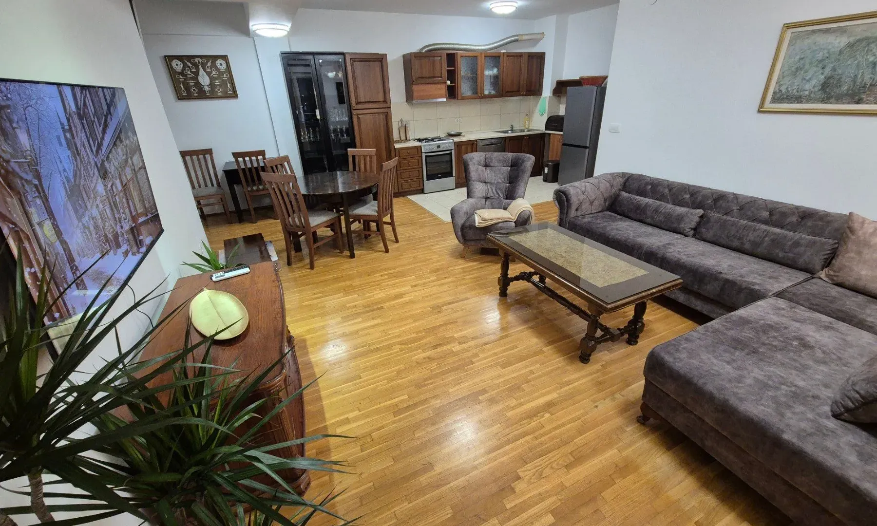 Izdavanje, dvosoban stan, 92m², Zabjelo, Podgorica