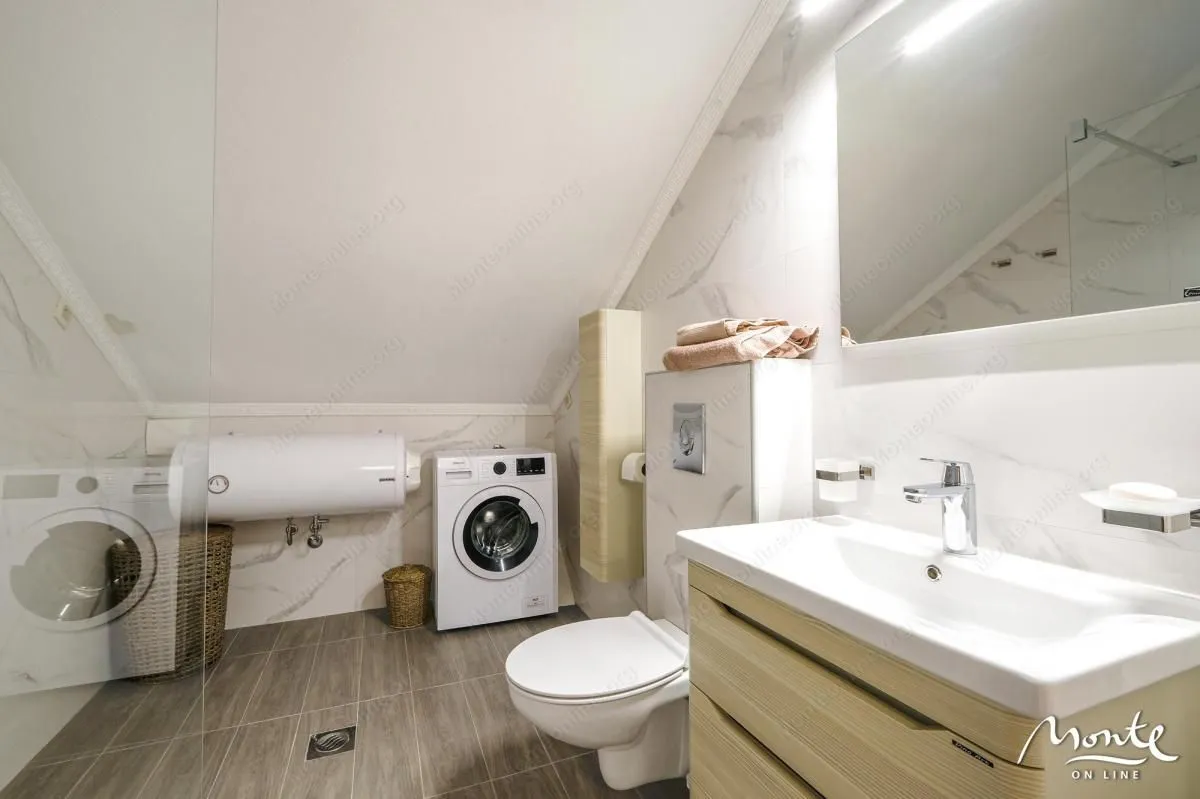 Prodaja, kuća, 204m², Herceg Novi, Crna Gora