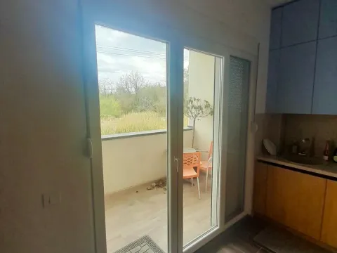 Izdavanje, jednosoban stan, 46m², Radanovići, Kotor - image 10