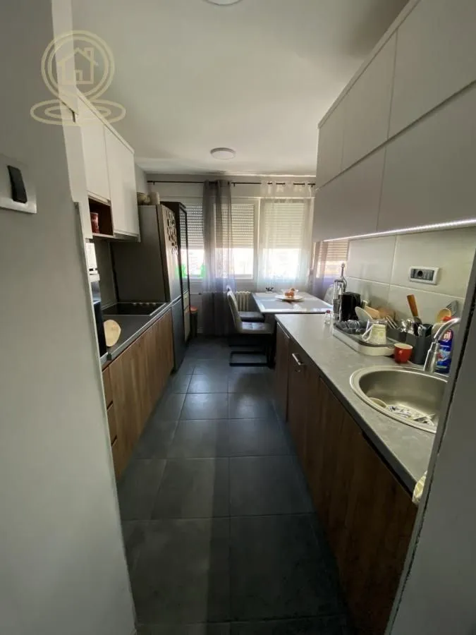 Prodaja, trosoban stan, 70m², Medijana, Niš