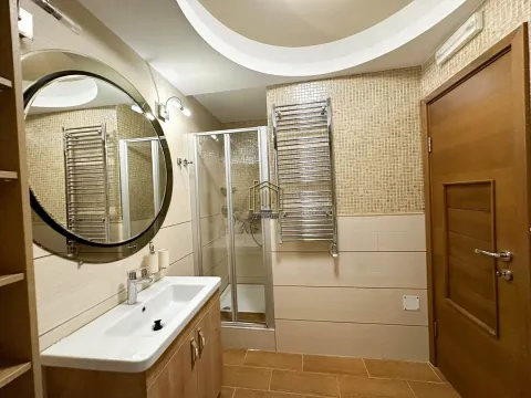 Izdavanje, dvosoban stan, 90m², Stari Aerodrom, Podgorica - image 14