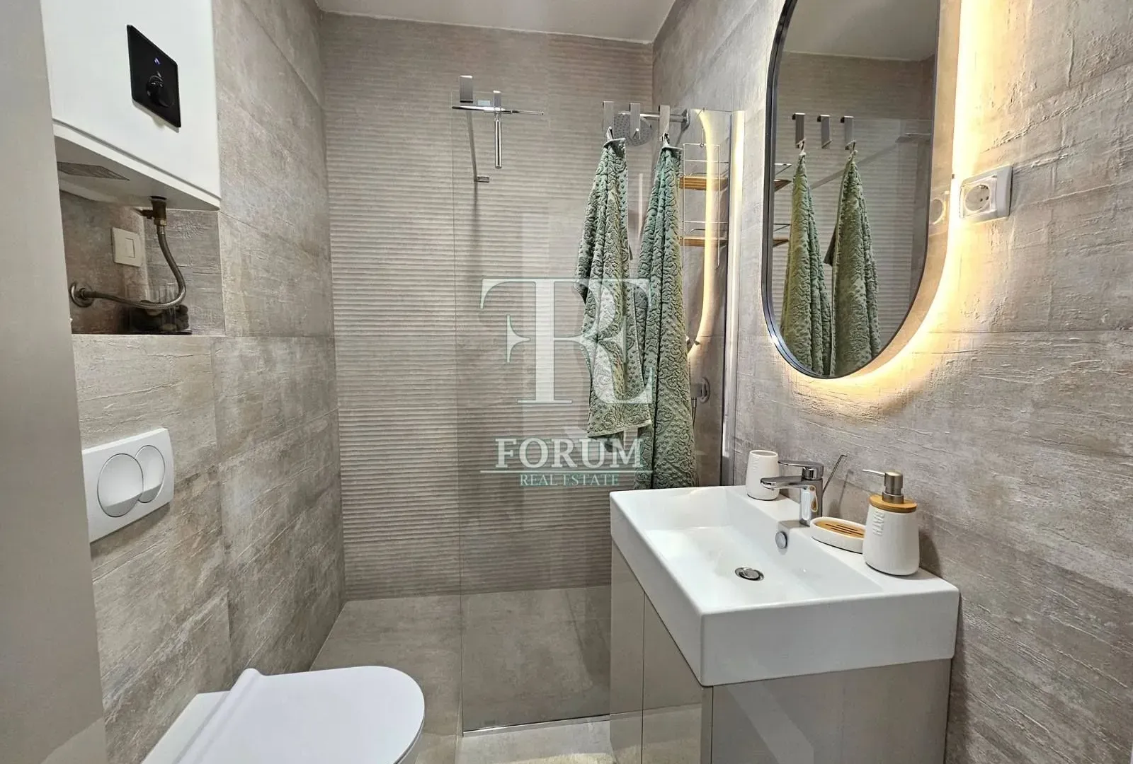Izdavanje, jednosoban stan, 45m², Centar, Podgorica