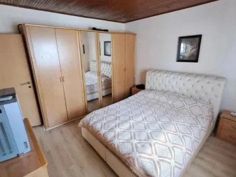 Izdavanje, kuća, 130m², Tološi, Podgorica - image 6