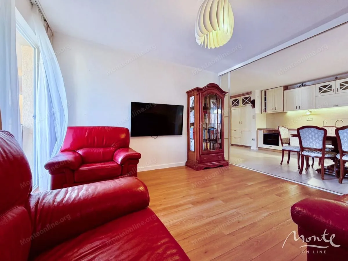 Prodaja, trosoban stan, 122m², Petrovac, Budva