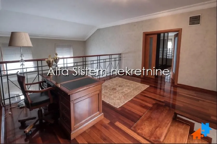 Izdavanje, kuća, 300m², Savski Venac, Beograd