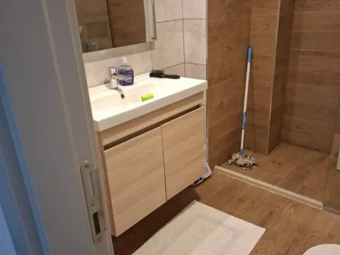 Izdavanje, dvosoban stan, 73m², Centar, Bar - image 13