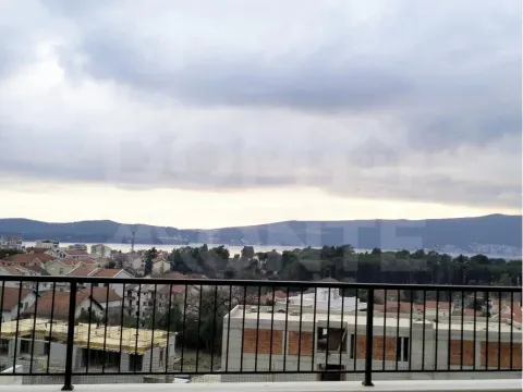 Rent, one bedroom apartment, 40m², Tivat, Crna Gora - image 3