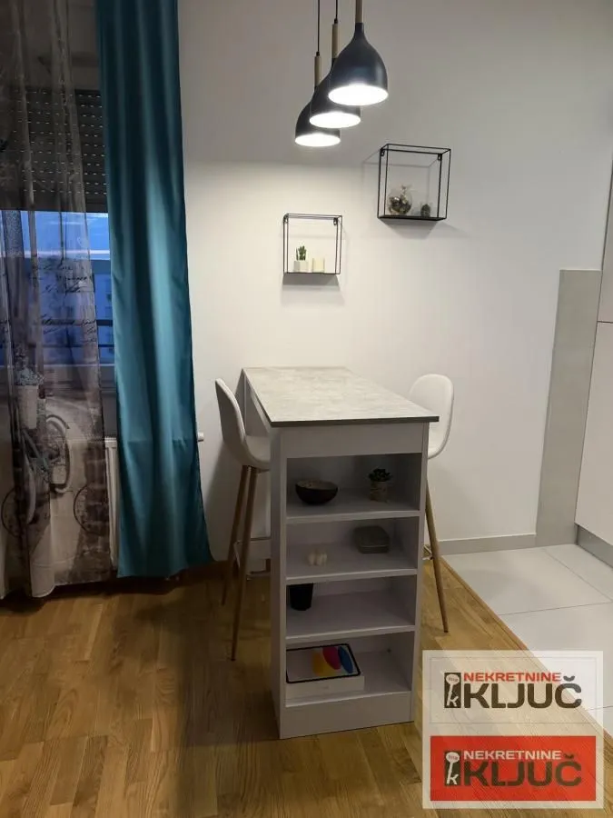 Izdavanje, garsonjera, 31m², Socijalno, Novi Sad Sve Podlokacije