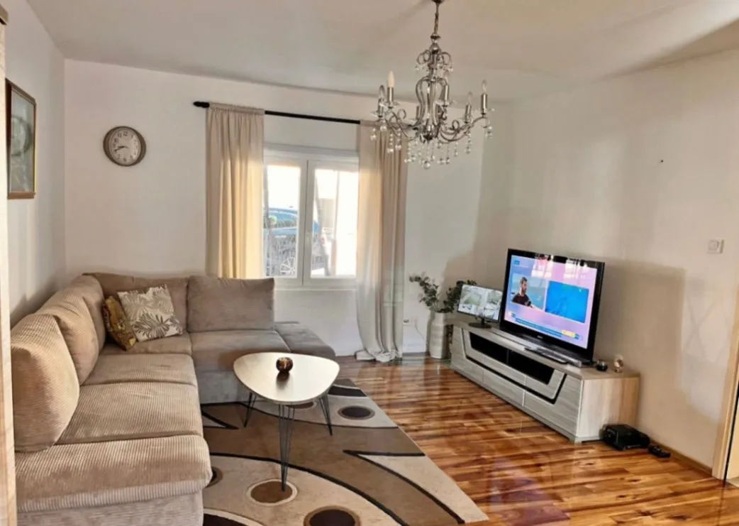 Izdavanje, kuća, 170m², Stari Aerodrom, Podgorica