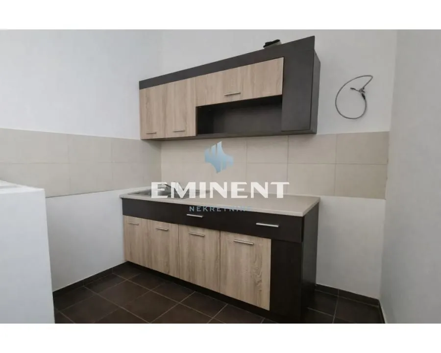 Prodaja, trosoban stan, 87m², Čukarica, Beograd