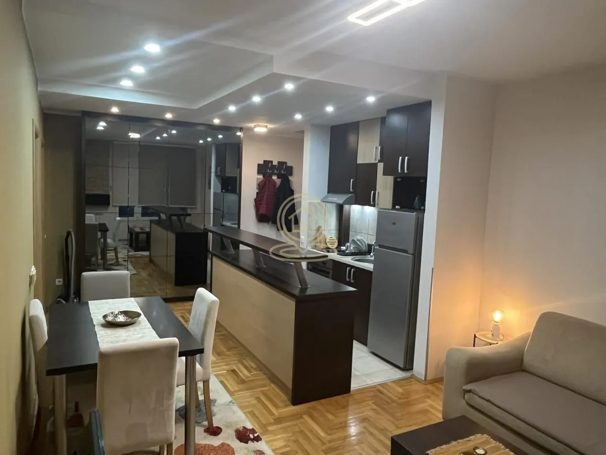 Izdavanje, trosoban stan, 52m², Mirijevo Sve Podlokacije, Beograd