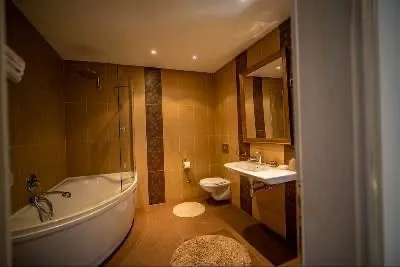 Rent, house, 200m², Đuraševići, Tivat