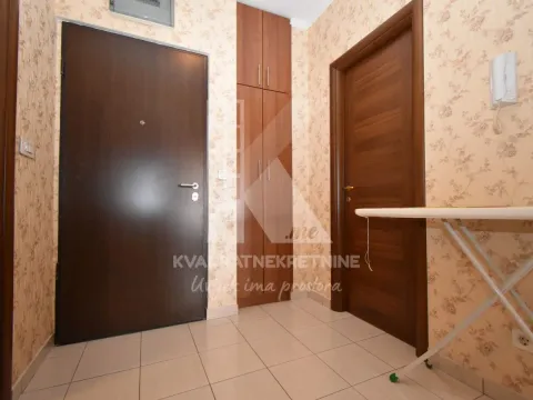 Izdavanje, jednosoban stan, 52m², City Kvart, Podgorica - image 9