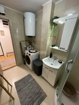 Rent, one bedroom apartment, 59m², Pantelej, Niš - image 11