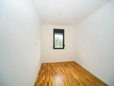 Izdavanje, dvosoban stan, 64m², Tološi, Podgorica - image 5